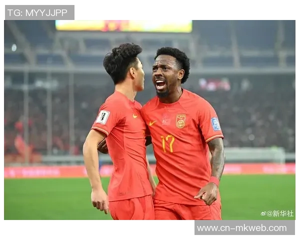 国足迎战新加坡期待突破重围全力争取胜利展现团队实力与斗志